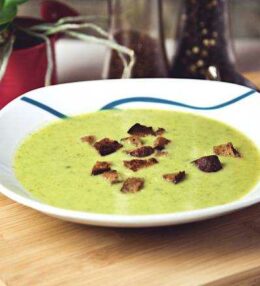 Brokkoli Creme Suppe – warm aber auch kalt ein Genuss, wunderbar!
