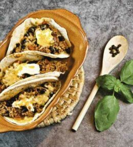überbackene Tacos, 1 x würzig oder 2 x feurig, ein pikanter Gaumenschmaus!