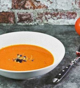 Tomatencreme Suppe, kalt oder warm, immer ein Genuss! Wunderbar!