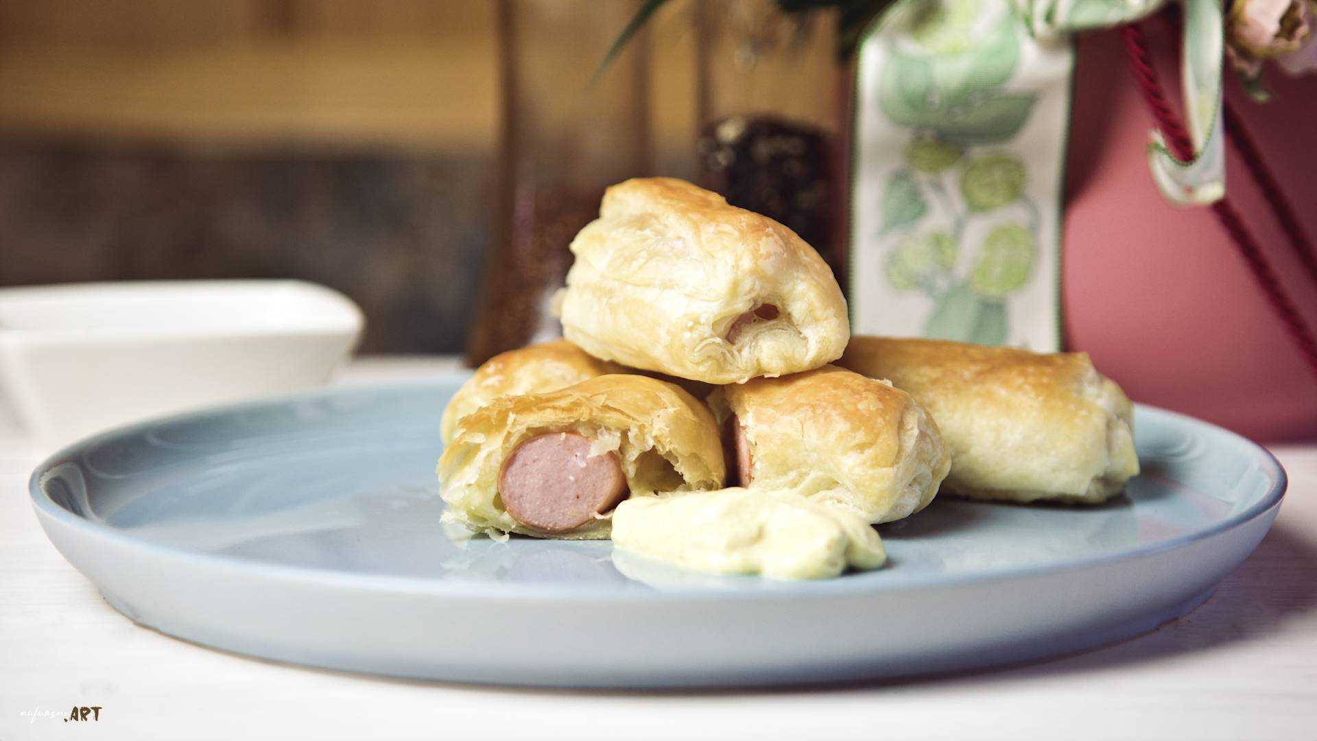Würstel in Blätterteig Rezept