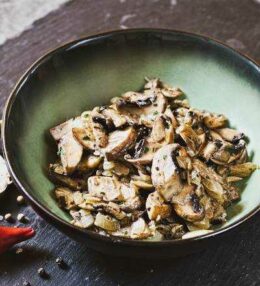 Champignon Zwiebel Beilage oder Soße, die schnelle Variante
