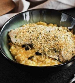 Wolfsbarsch Kräuterkruste Kürbisrisotto, ideal für kalte Tage