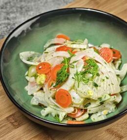 Fenchel Sellerie Salat, frischer Genuss zu jeder Zeit, optimale Beilage zu Fleisch und Fisch!