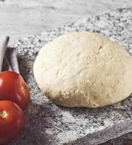 Pizzateig, ganz einfach und unkompliziert, so gelingt er!