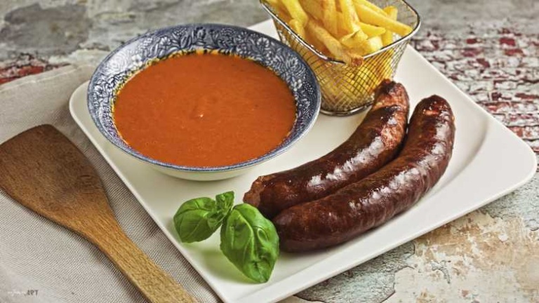 Waldviertler Curry Wurst, selbstgemachte Soße, einfach!