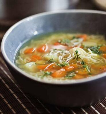 Gemüse Suppe mit Nudeln Rezept