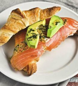 Lachs Croissant, nicht nur ein Snack, eine Geschmacks-Explosion, 100 % Genuss!