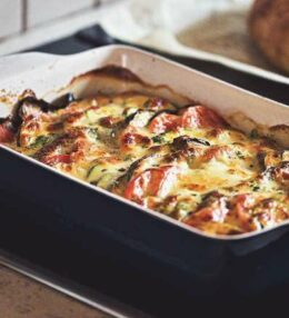 Gemüse Gratin im Ofen mit viel natürlicher Soße, einfach eine Gaumenfreude