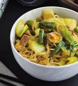 Kokos Spargel Curry, ein aromatischer Traum mit Wok Nudeln, ganz einfach!