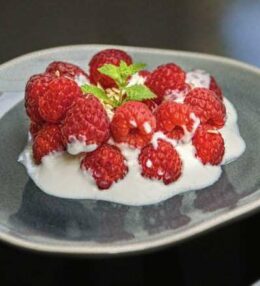 Himbeer Joghurt, der einfachste Nachtisch den es wahrscheinlich gibt!