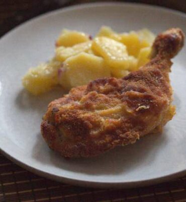 gebackene Huehnerkeulen klassisch Rezept