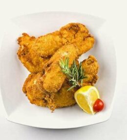 Backhendl, des Österreichers Huhn in der Panade, einfache aber ehrliche Küche!