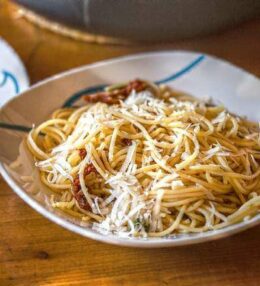 Zitrus Kräuter Spaghetti, erfrischender Genuss, schnell und einfach gemacht!