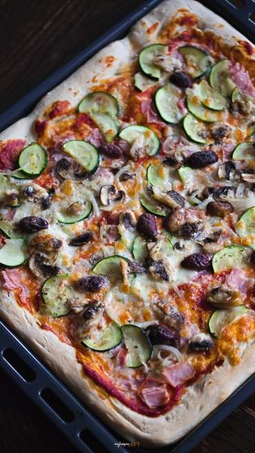 Blechpizza Gemüse Sardinen Abbildung 2