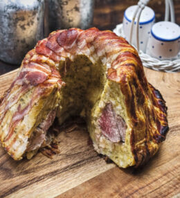 Lungenbraten Gugelhupf, Speckmantel, Pilz-Soße, backen mit Fleisch!