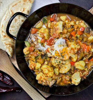 Gemüse Pfanne mit Ei Rezept