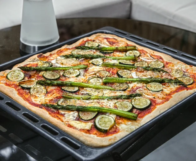 Spargel Camembert Pizza