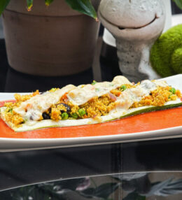 Couscous Zucchini mit fruchtiger Tomatensoße, schmackhaft und gesund!