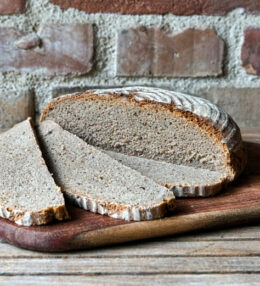 Roggen Leinsamen Brot, Brot kauft man nicht, Brot macht man selbst und spart Geld!