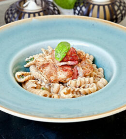 Zucchini Speck Huhn Pasta, aus Grillresten wird ein  Gericht mit Sahneschmelz!