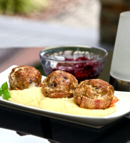 Hackbällchen mediterran, Speck, Oliven, Kapern, ein absolut gutes Aromenspiel!