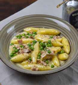 Schupfnudeln Speck Erbsen Sosse, absolut ein schneller Sattmacher der schmeckt!