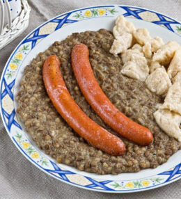 Linsen Debrecziner Nockerl Pfanne, ein schneller und schmackhafter Sattmacher!
