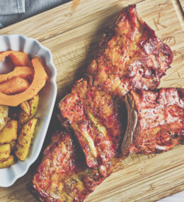 Spare Ribs einfach mariniert aus dem Ofen, schweinisch gutes Ergebnis!
