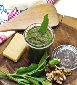 Salbei Pesto, ein Genuss, vom Hochbeet ins Glas, einfach frisch und absolut gut!