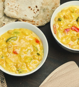 Kürbis Curry mit Kichererbsen, einfach gut, gesund und vegan! So wird es gemacht!