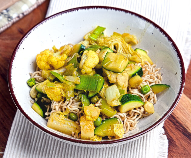 Gemüse Ananas Wok Nudeln Rezept