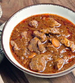 Gulasch Schweinenacken (Schopf), 100% einfach, die Basis für viele Abwandlungen!