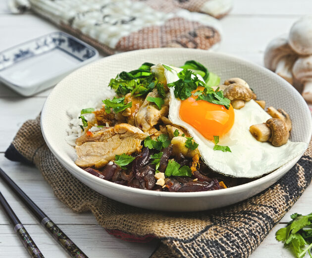 Bibimbap mit Huhn Rezept