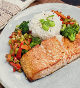 Teriyaki Lachs mit Gemüse und Reis, schmeckt, fertig in 30 Minuten, besser geht’s nicht!
