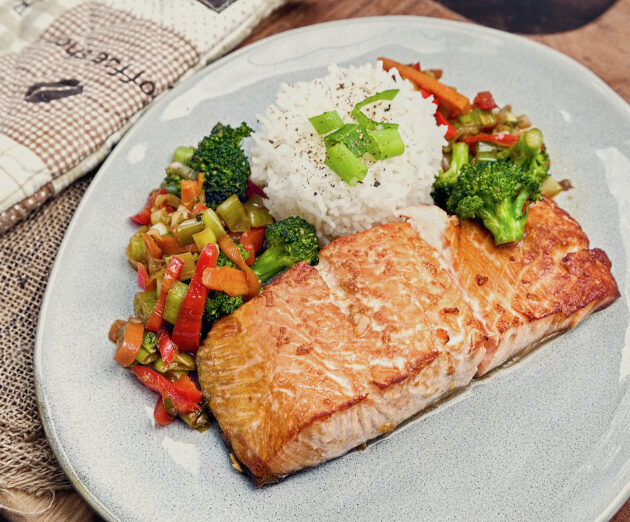 Marinierter Lachs mit Teriyakisoße Rezept