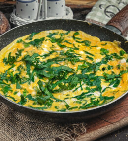 Bärlauch Omelette, absolut perfekt, wenig Zutaten, viel Geschmack, fertig in 15 Minuten!
