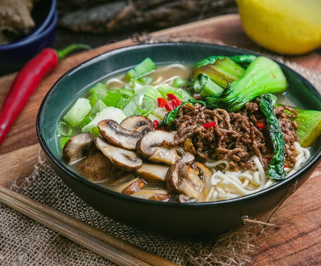 schnelle Miso Nudeln mit Hack Rezept