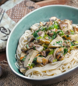 Spaghettini mit Pilzen, wahrscheinlich die schnellste Soße der Welt, in 25 Minuten fertig!