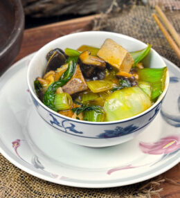 Wok Tofu mit viel  Gemüse und Reis, fertig in 30 Minuten, absolut schnell gezaubert!