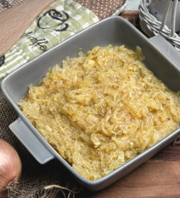 Sauerkraut, eine Beilage, zubereitet auf unsere Art, einfach genial, genial einfach!