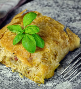 Krautstrudel, absolut vitaminreich, fertig in nur 75 Minuten, schmeckt warm und kalt.
