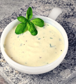 Schnittlauchsoße, oder einfach ein Dip für dies und das, fertig in nur 20 Minuten