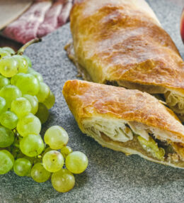 Traubenstrudel, süße Frucht trifft Apfel-Nuss, einfach himmlisch, fertig in nur 45 Minuten